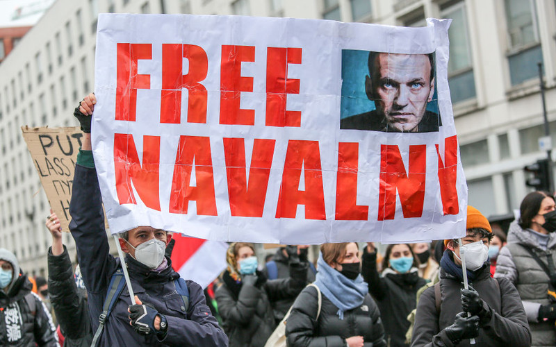 Russia expels European diplomats over Navalny protests