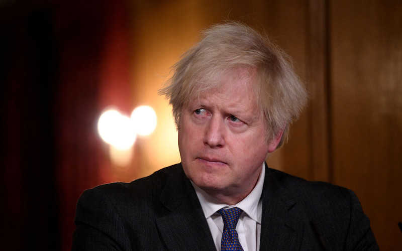 Boris Johnson: Za wcześnie na mówienie o znoszeniu restrykcji 