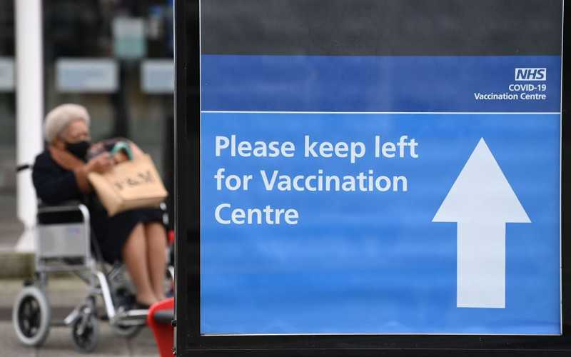 Sondaż: Brytyjczycy zgodnie chwalą rząd za szczepienia