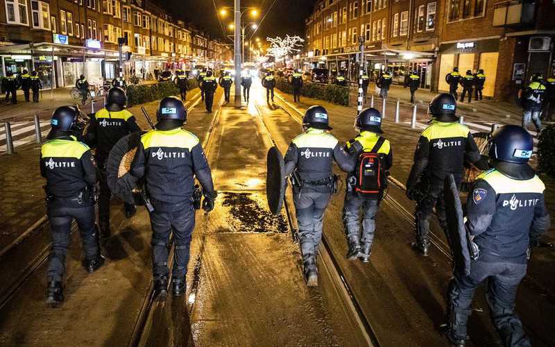 Holandia przedłuża godzinę policyjną do 3 marca