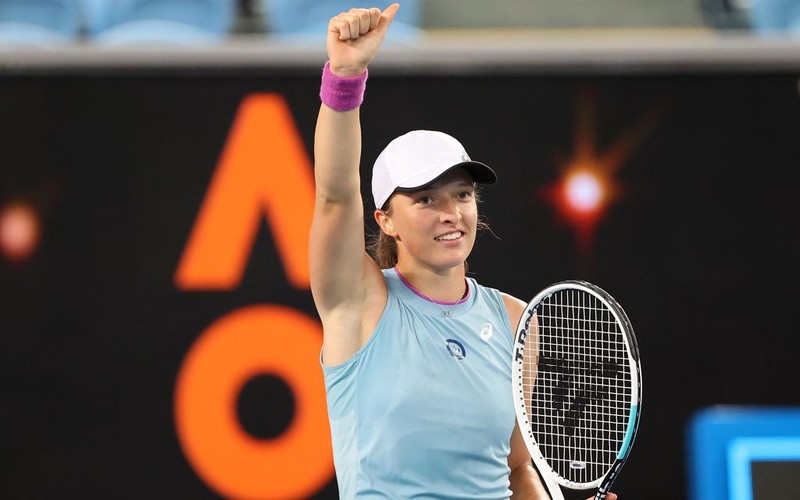 French champ Swiatek to face Halep in Australia