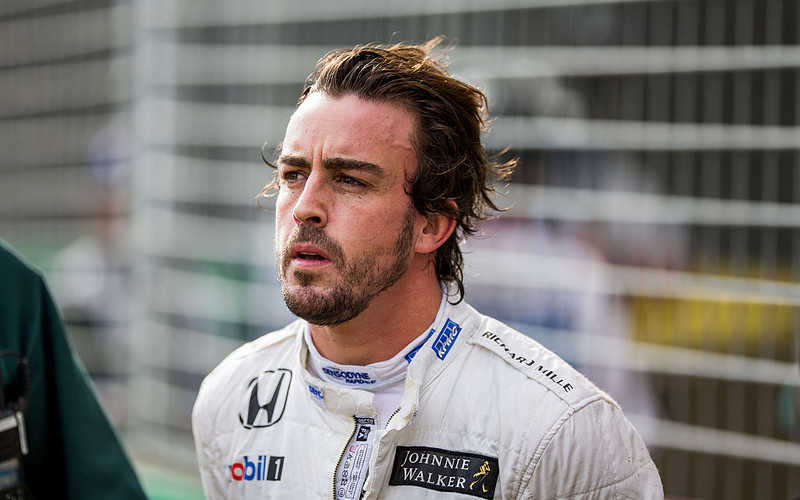 F1 driver Fernando Alonso suffers broken jaw in cycling accident