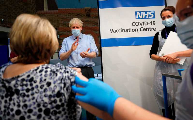 UK: Co stoi za wielkim sukcesem programu szczepień na Covid-19?