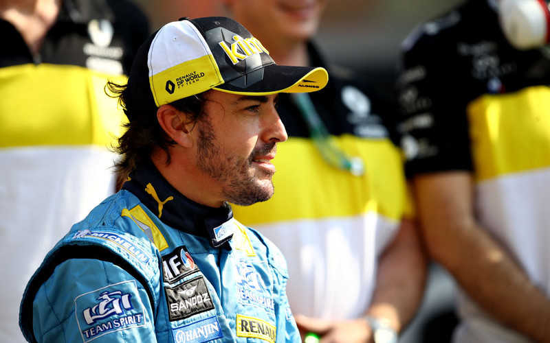 Fernando Alonso discharged from hospital after collision with car in cycling accident 