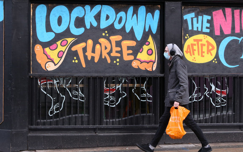 Lockdown in the UK a great success? "Infections dropped by two-thirds"