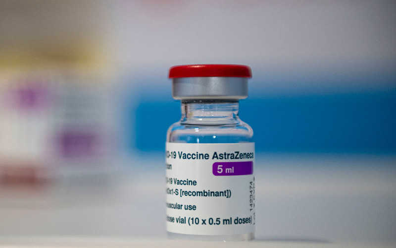 Badania: Szczepionka AstraZeneca skuteczniejsza przy dłuższej przerwie między dawkami