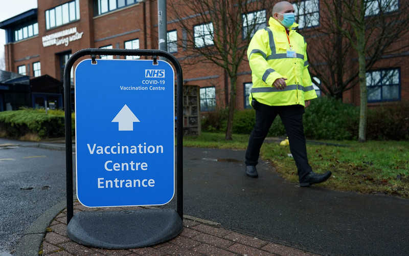 Szczepionki na koronawirusa w UK: Wyjaśniamy różnice