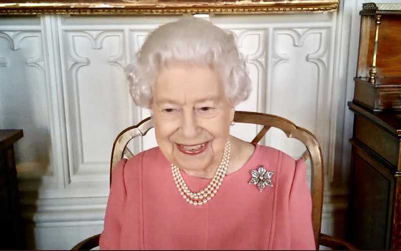 Queen urges people to 'think about others' by taking Covid jab