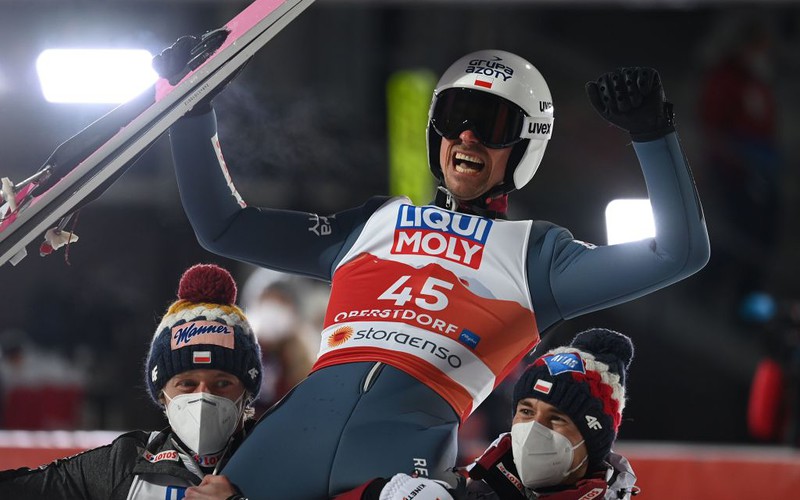 Piotr Zyla of Poland becomes a ski jumping world champion aged 34