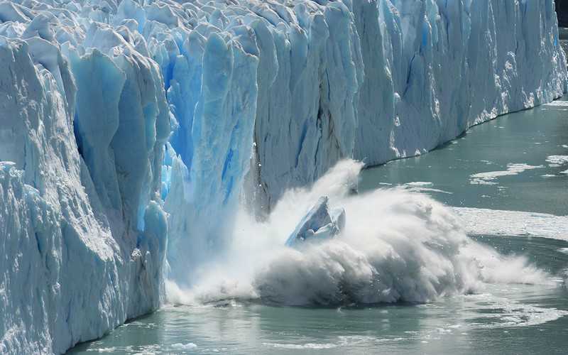 Antarktyda: Od lodowca oderwała się góra lodowa wielkości Londynu