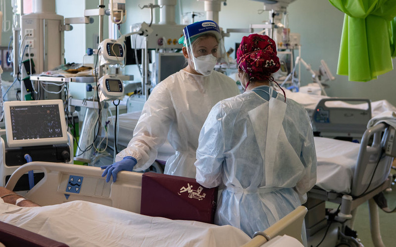 Włoski ekspert: Przebieg epidemii tak zły, jak w Wielkiej Brytanii w grudniu