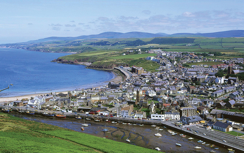 Covid-19: Isle of Man in 'circuit-breaker' lockdown after spike in cases