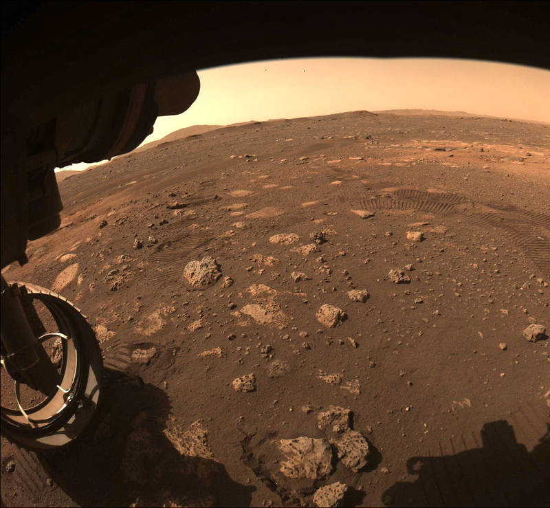 Pierwsza przejażdżka łazika Perseverance po powierzchni Marsa