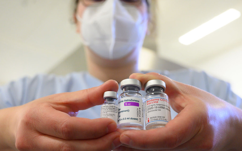 U.S. accuses Russia of spreading disinformation about Western COVID vaccines
