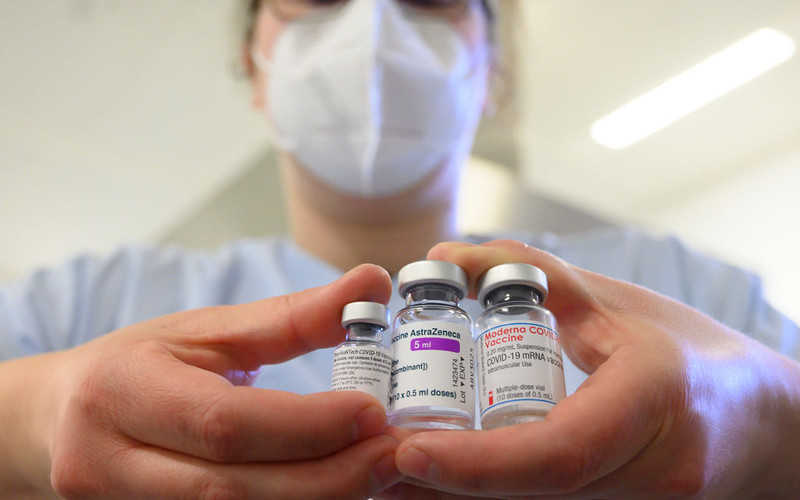 Rosyjskie służby "sieją dezinformację na temat zachodnich szczepionek"
