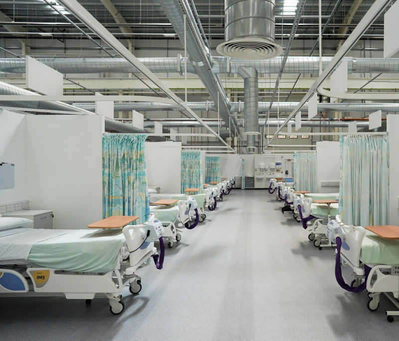 UK: Tymczasowe szpitale dla chorych na Covid-19 zostaną zamknięte