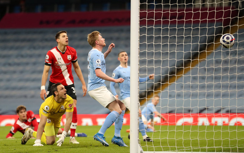 Manchester City claim easy 5-2 win over Southampton