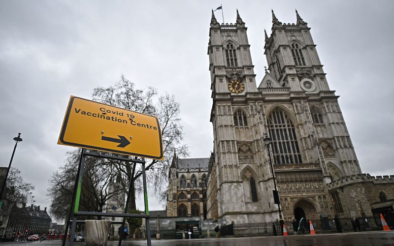 Londyn: Szczepienia przeciw Covid-19 w Opactwie Westminsterskim