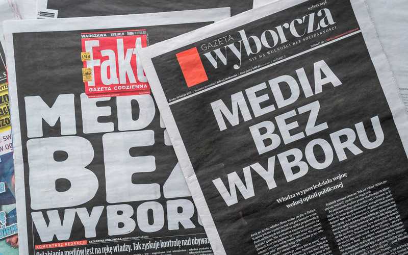 KE o rządowych próbach uciszenia wolnych mediów w Polsce