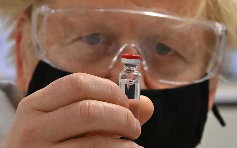 Kolejne kraje Europy wstrzymują podawanie brytyjskiej szczepionki