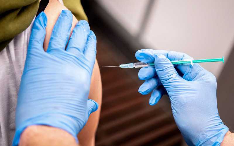 Brytyjski koncern AstraZeneca broni skuteczności swojej szczepionki 