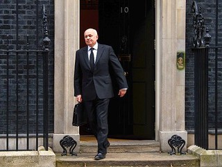 Brytyjski minister zrezygnował protestując przeciwko cięciom socjalnym
