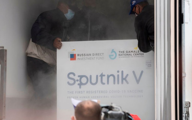 Reuters: EU considers getting a vaccine boost from Russia’s Sputnik