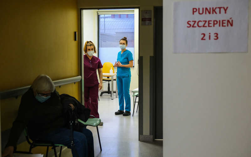 Polska: Wzrost zachorowań ponownie powyżej średniej. "Trzecia fala przyspiesza"