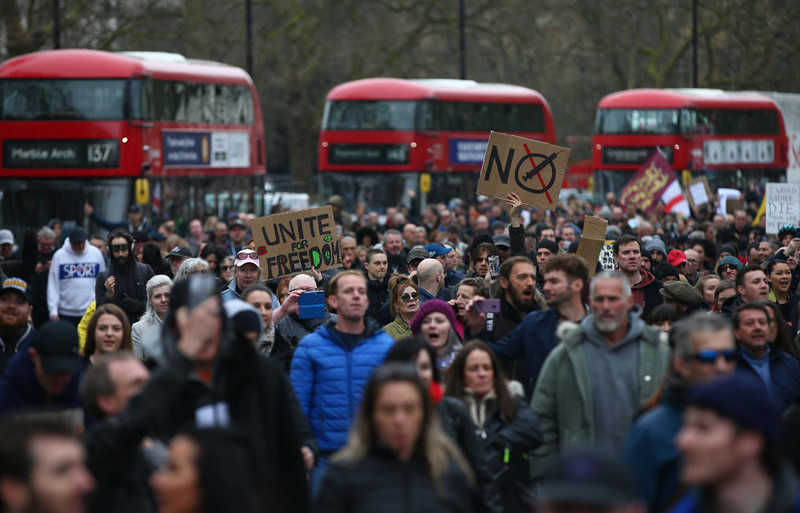 Londyn: Tysiące osób wzięły udział w proteście przeciw restrykcjom epidemicznym