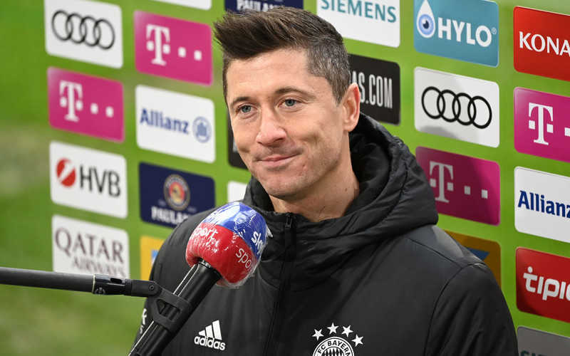Three goals by Lewandowski who is getting closer to Mueller's record