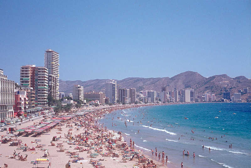Half as many foreign tourists will visit Spain this year