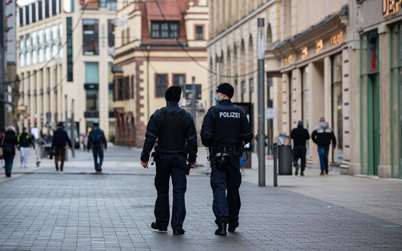 Germany imposes strict lockdown over Easter
