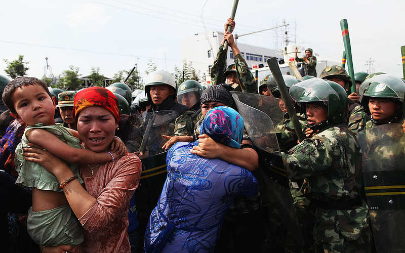 Ujgurzy prześladowani w Chinach. Wielka Brytania nakłada sankcje 
