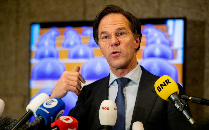Holandia: Cały rząd musi się poddać badaniom na Covid-19