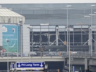 Ogromne zniszczenia na lotnisku w Brukseli. Port zamknięty co najmniej do niedzieli