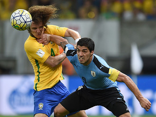 Luis Suarez strikes as Uruguay hold Brazil 