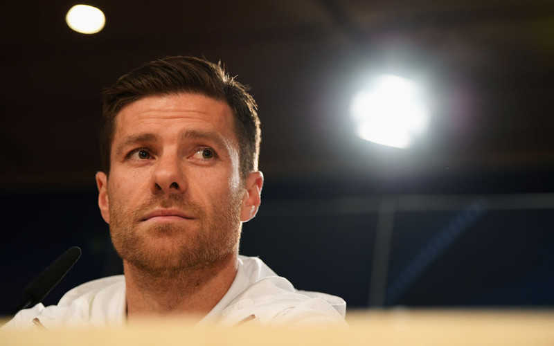 Xabi Alonso signs new deal with Real Sociedad