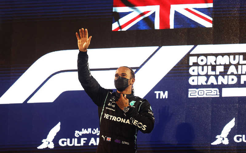 Lewis Hamilton wins Bahrain Grand Prix after Max Verstappen forced to give up lead