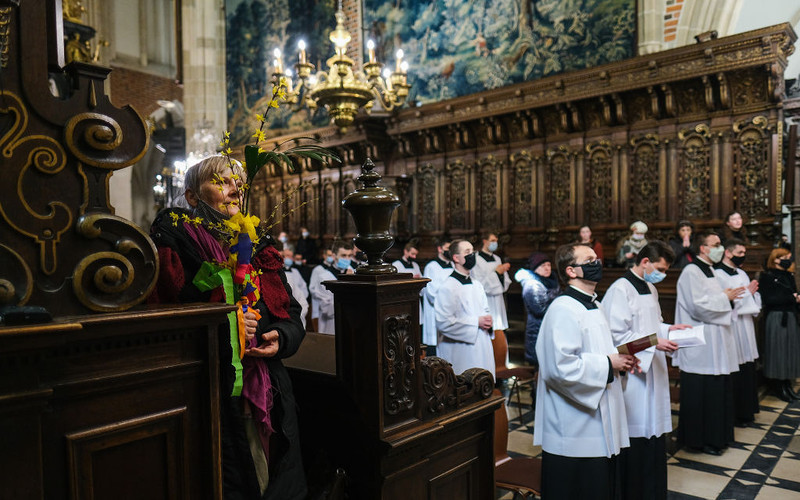 Hołownia: The church should be treated as a building and restrictions should be introduced