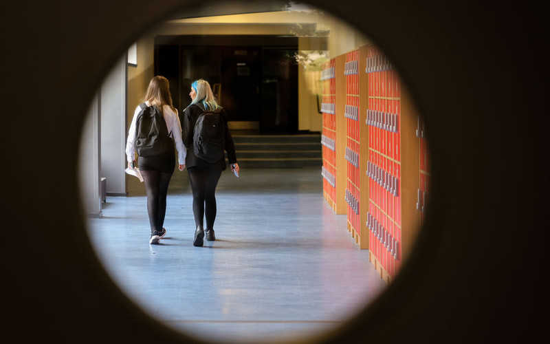 UK: Ponad 8 000 przypadków "niewłaściwych zachowań seksualnych" w szkołach