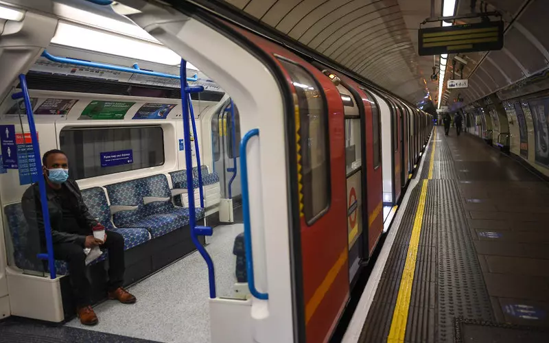 Londyn: Coraz mniej podróży metrem i autobusami - i tak zostanie?