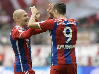 Robben's father calms serious injury fears