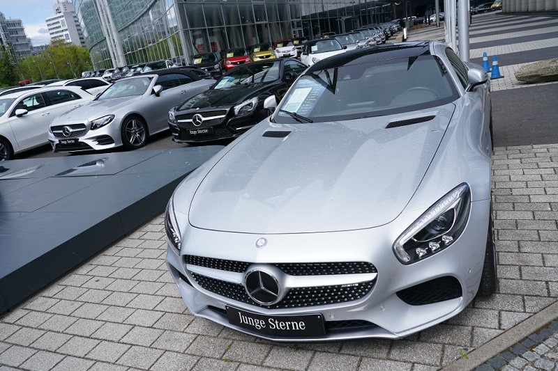 Poles are buying more luxury cars