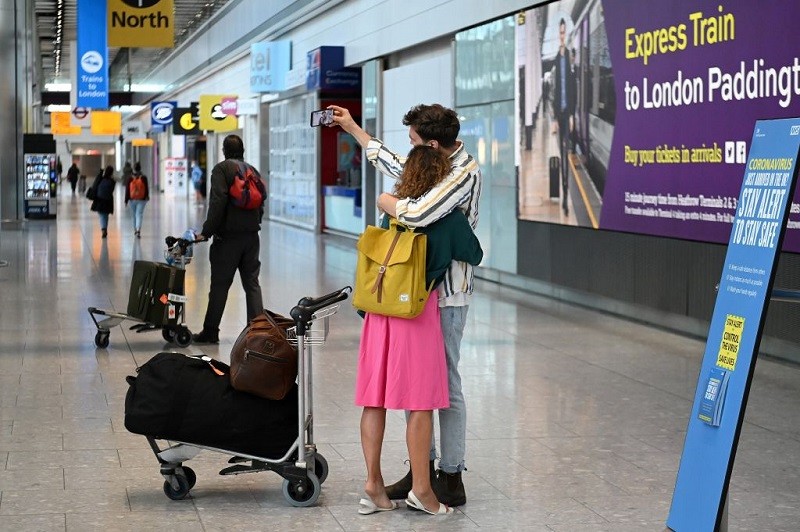 Brytyjski rząd: Decyzja w sprawie podróży zagranicznych "na początku maja"