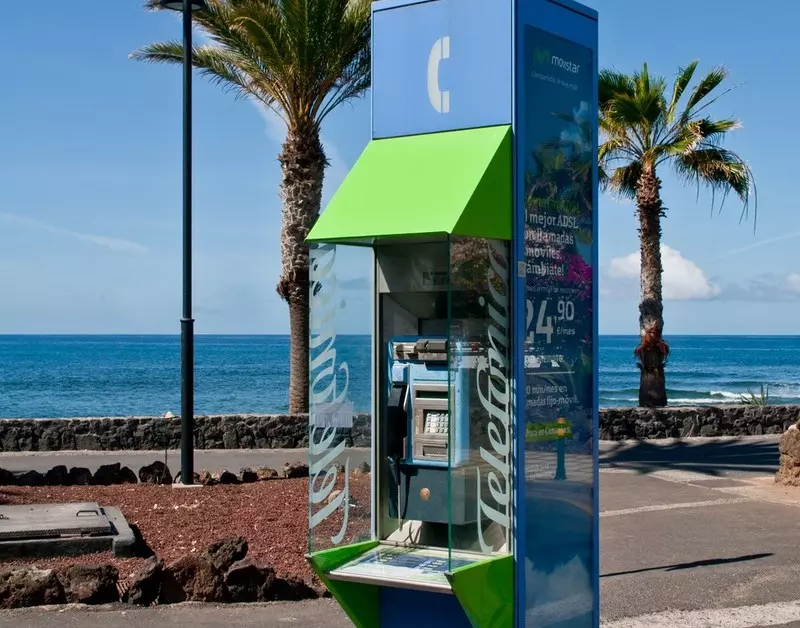 Spain: Telephone boxes have more and more new functions