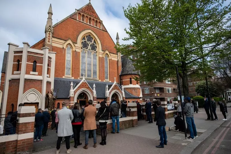 London: Police "apologize" for interrupting mass in the Polish church