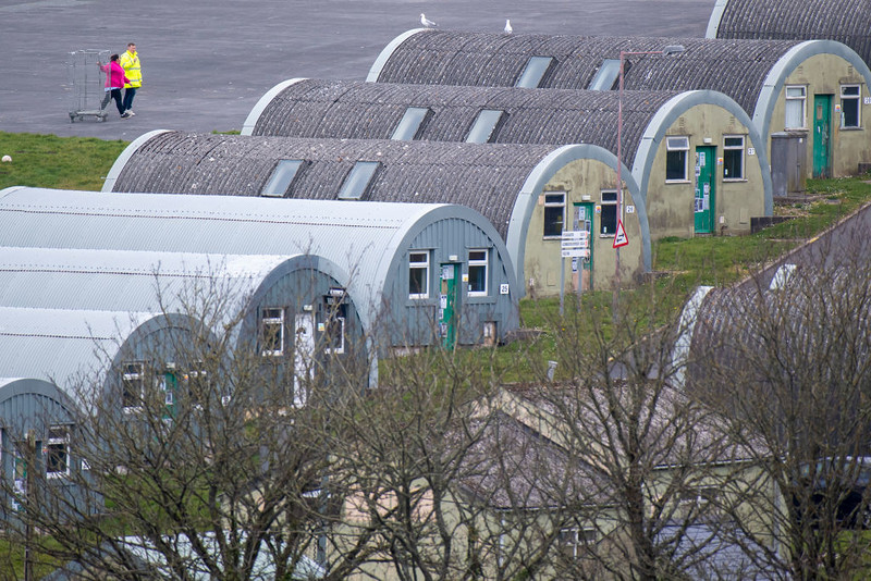 Home Office w ogniu krytyki za "łamanie praw człowieka" w ośrodkach deportacyjnych