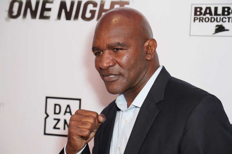 Evander Holyfield announces boxing comeback