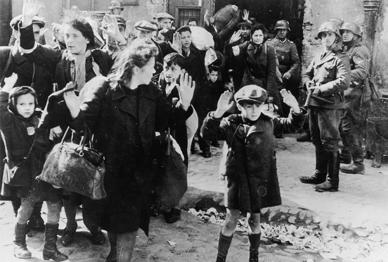 Brytyjski historyk: "Powstanie w getcie warszawskim nie miało szans"