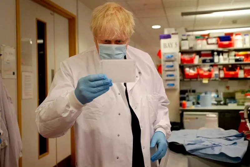 Boris Johnson: Tabletki na koronawirusa dostępne do jesieni